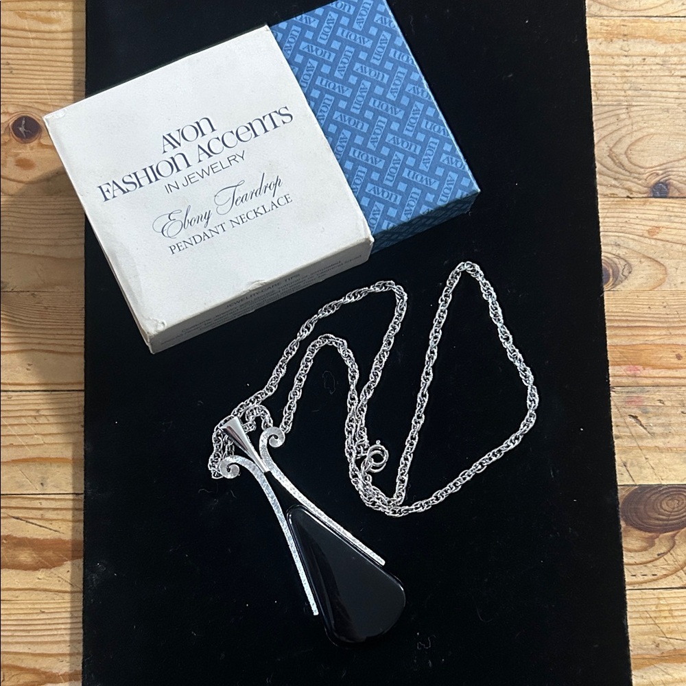 Avon Silver-tone Necklace with Black Teardrop Pendant 1974